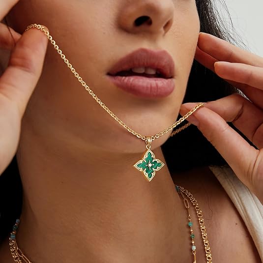 Emerald Clover Pendant Necklace | Gold