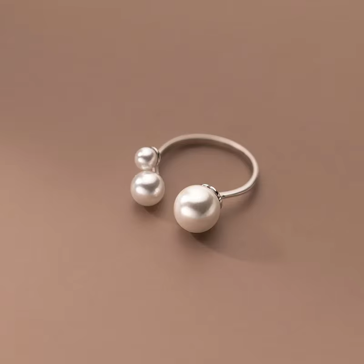 Adjustable triple freshwater pearl ring
