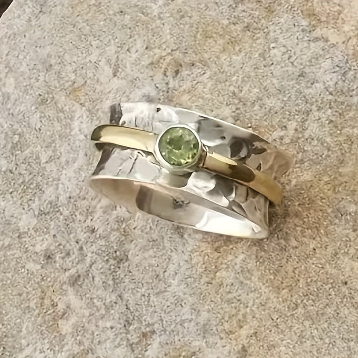 Elegant Green Ring